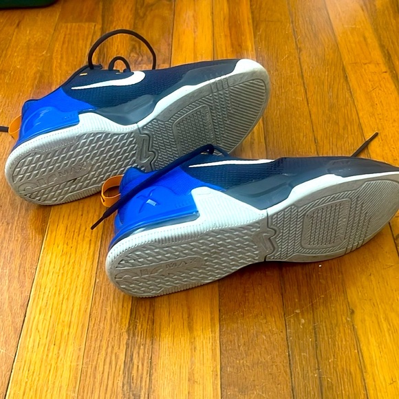 Nike Air Max - Men’s - Picture 4 of 5